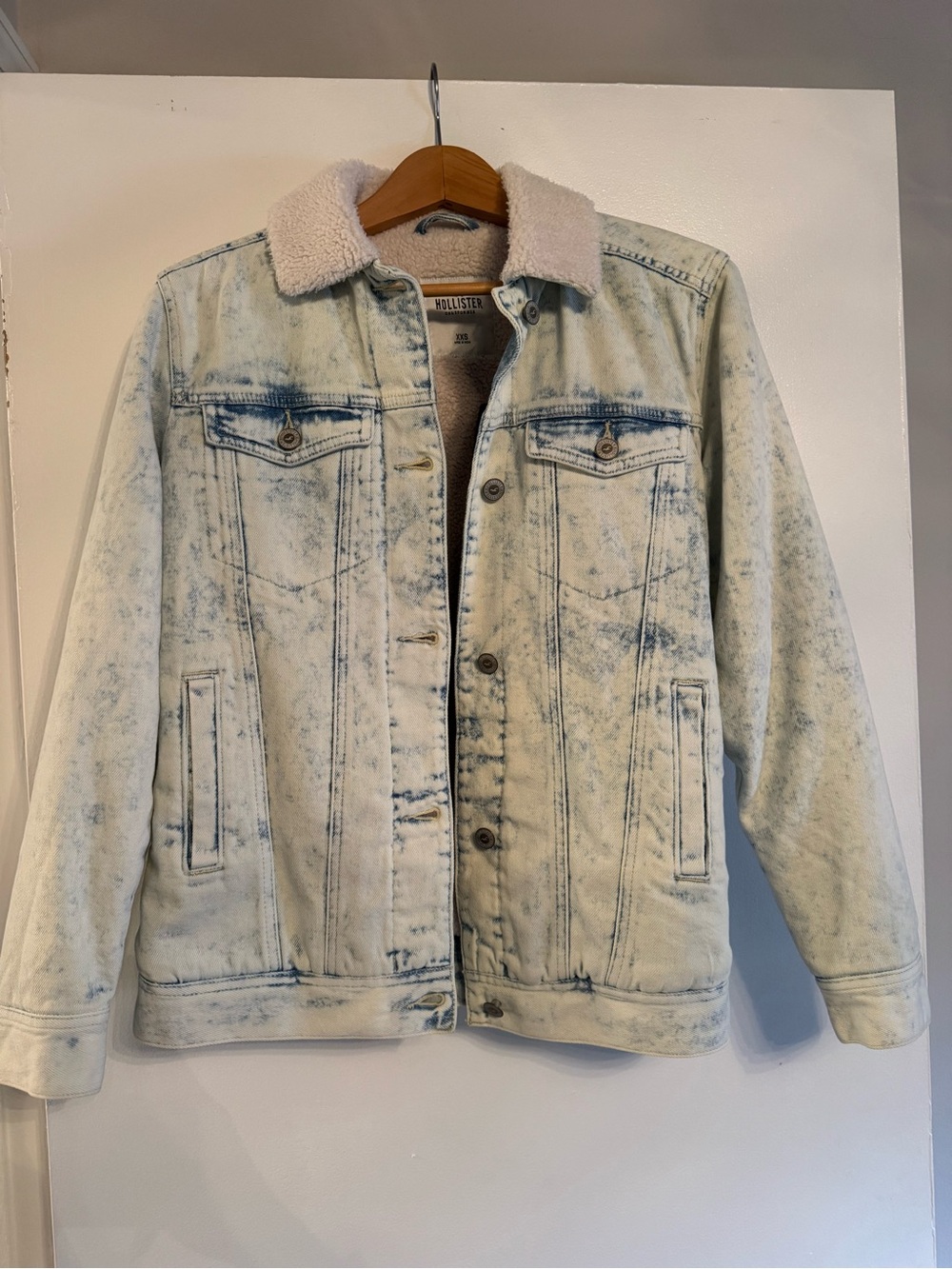 Hollister Light Acid-Wash Denim Sherpa Jacket - Cream & Blue